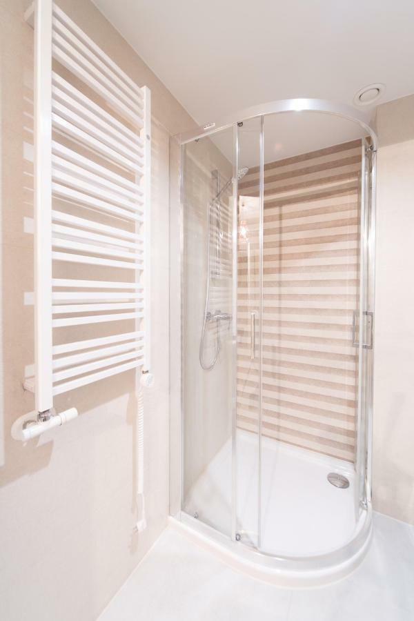 M6 Main Square Stylish One Bedroom Krakau Exterior foto
